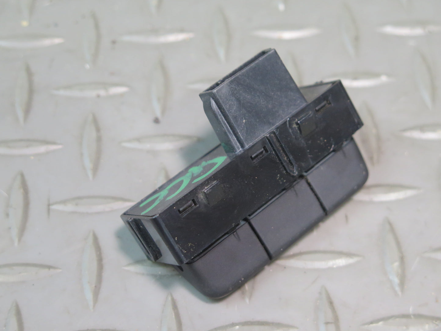 16-24 Chevrolet Camaro Heads UP Display HUD Control Switch 23193704 OEM