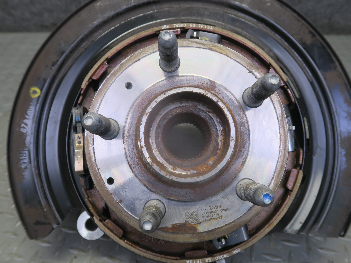 16-24 Chevrolet Camaro SS Rear Right Spindle Knuckle Wheel Hub Bearing OEM