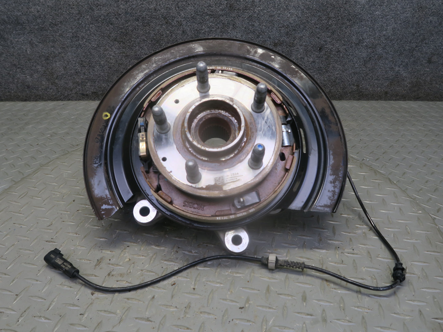 16-24 Chevrolet Camaro SS Rear Right Spindle Knuckle Wheel Hub Bearing OEM