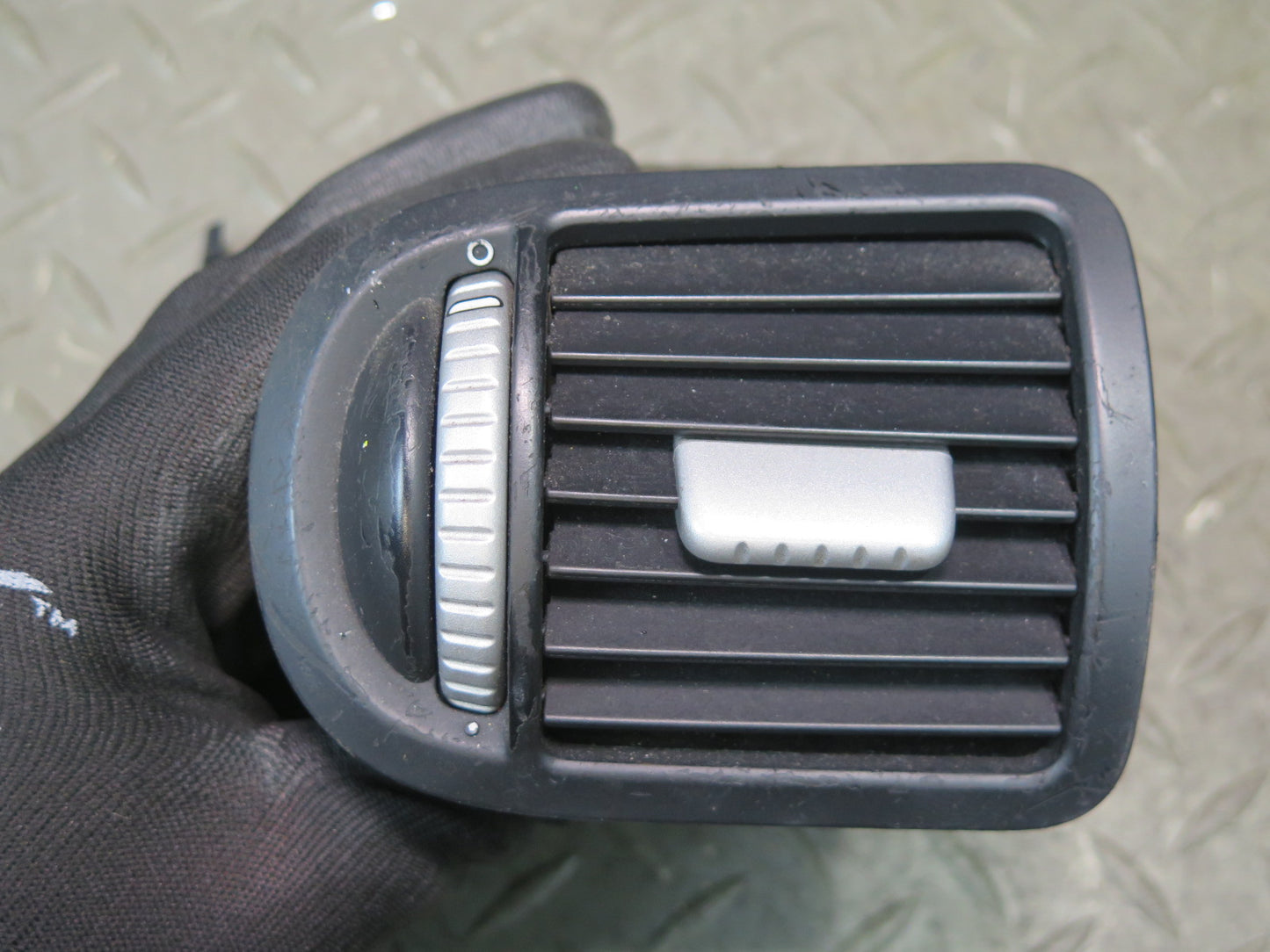 2003-2010 Porsche Cayenne 955 Dash Front Left & Right A/C Air Vent Set of 2