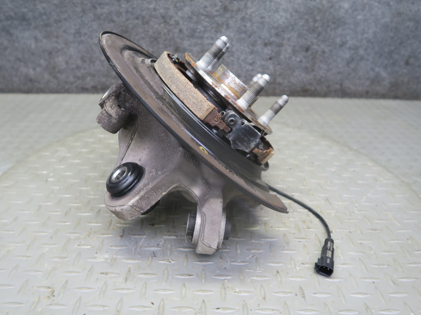 16-24 Chevrolet Camaro SS Rear Right Spindle Knuckle Wheel Hub Bearing OEM