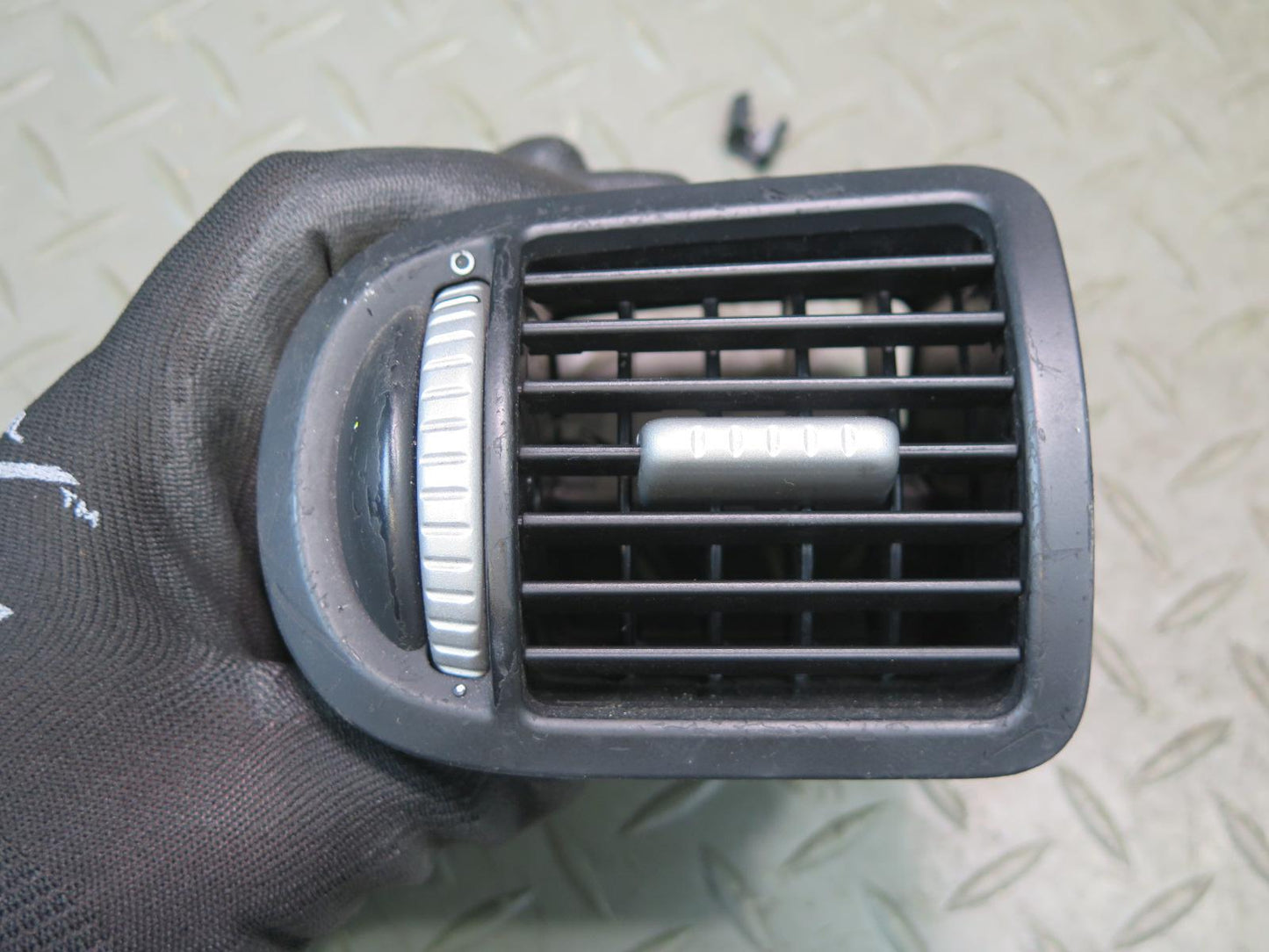 2003-2010 Porsche Cayenne 955 Dash Front Left & Right A/C Air Vent Set of 2