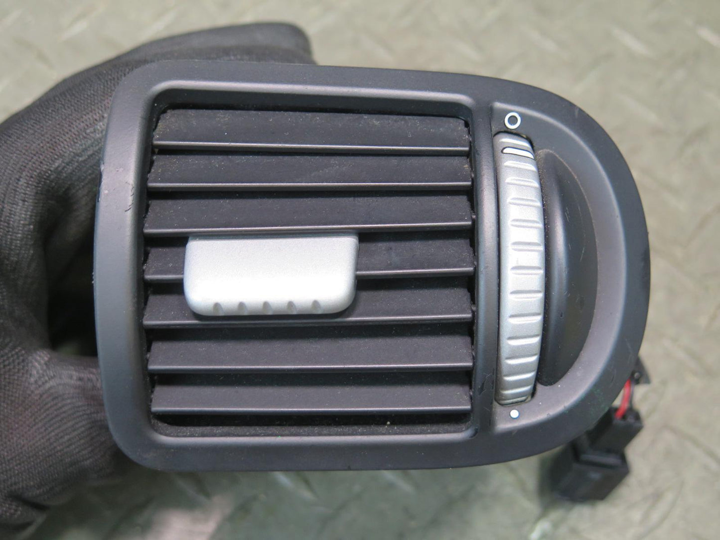 2003-2010 Porsche Cayenne 955 Dash Front Left & Right A/C Air Vent Set of 2