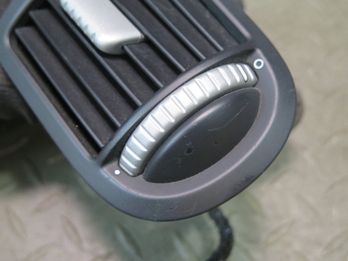 2003-2010 Porsche Cayenne 955 Dash Front Left & Right A/C Air Vent Set of 2