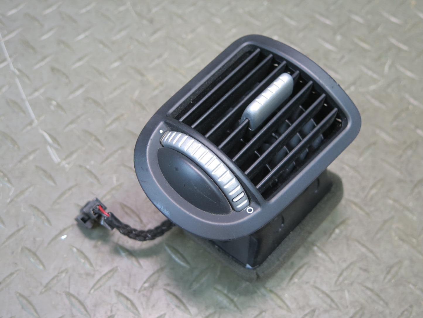 2003-2010 Porsche Cayenne 955 Dash Front Left & Right A/C Air Vent Set of 2