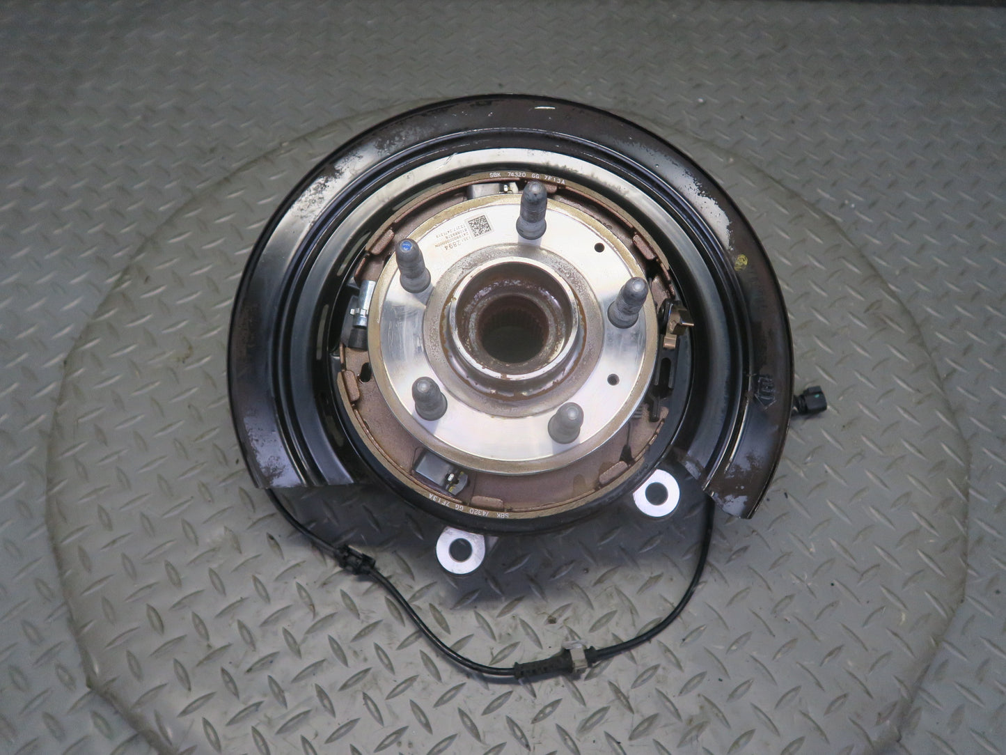 16-24 Chevrolet Camaro SS Rear Left Spindle Knuckle Wheel Hub Bearing OEM