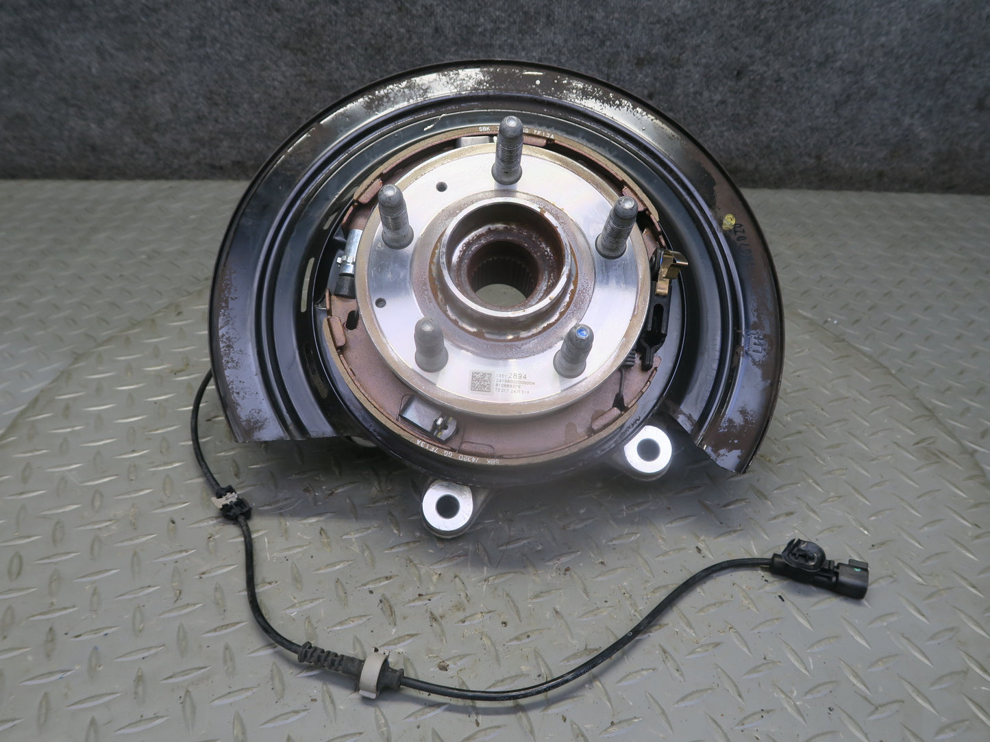 16-24 Chevrolet Camaro SS Rear Left Spindle Knuckle Wheel Hub Bearing OEM