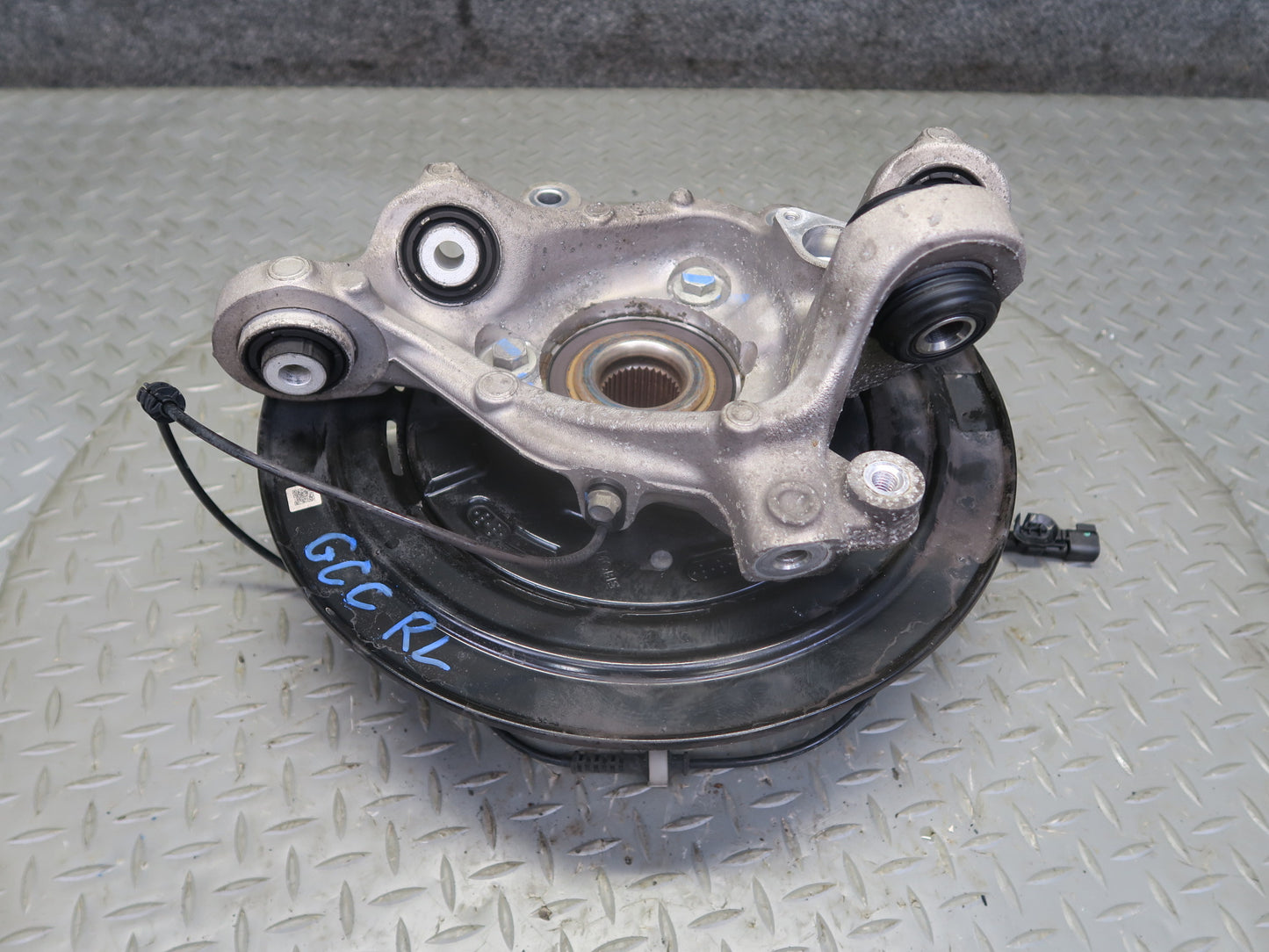 16-24 Chevrolet Camaro SS Rear Left Spindle Knuckle Wheel Hub Bearing OEM