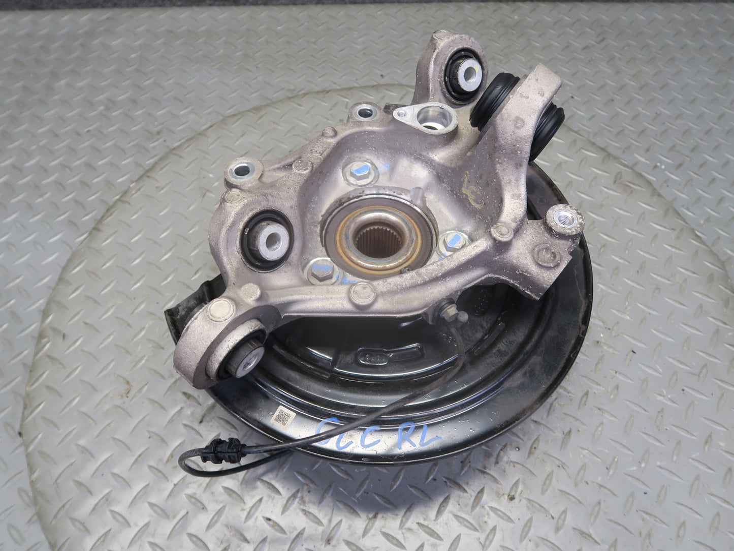 16-24 Chevrolet Camaro SS Rear Left Spindle Knuckle Wheel Hub Bearing OEM
