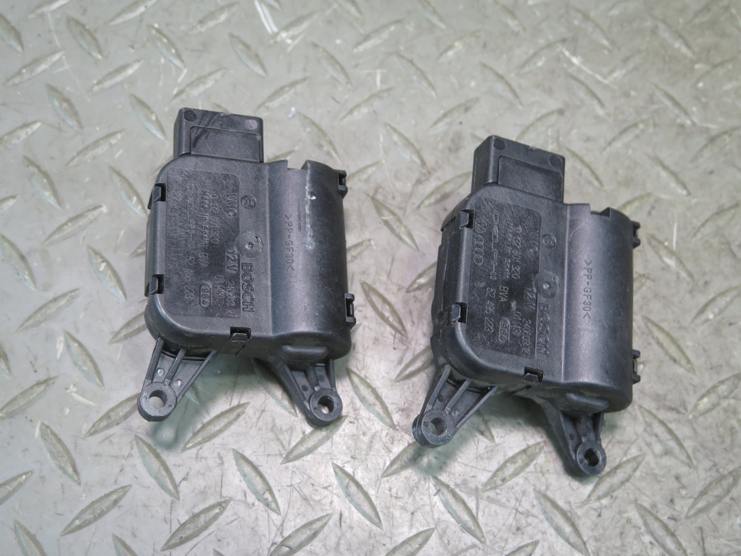 2003-2010 Porsche Cayenne 955 A/C Heater Flap  Door Actuator Motor Set