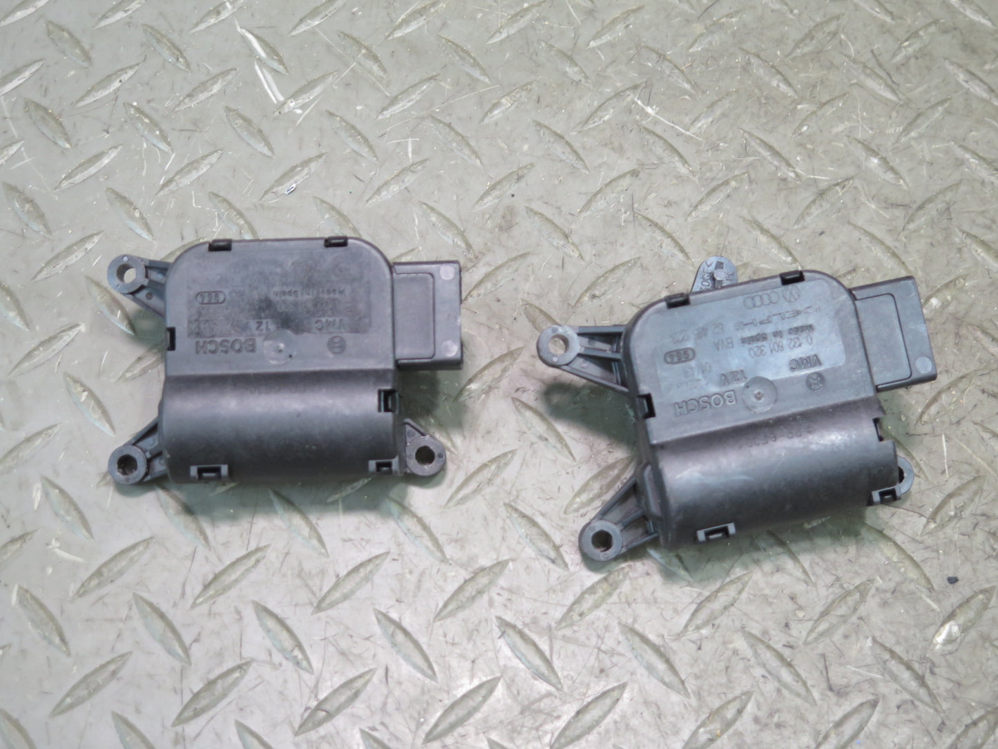 2003-2010 Porsche Cayenne 955 A/C Heater Flap  Door Actuator Motor Set