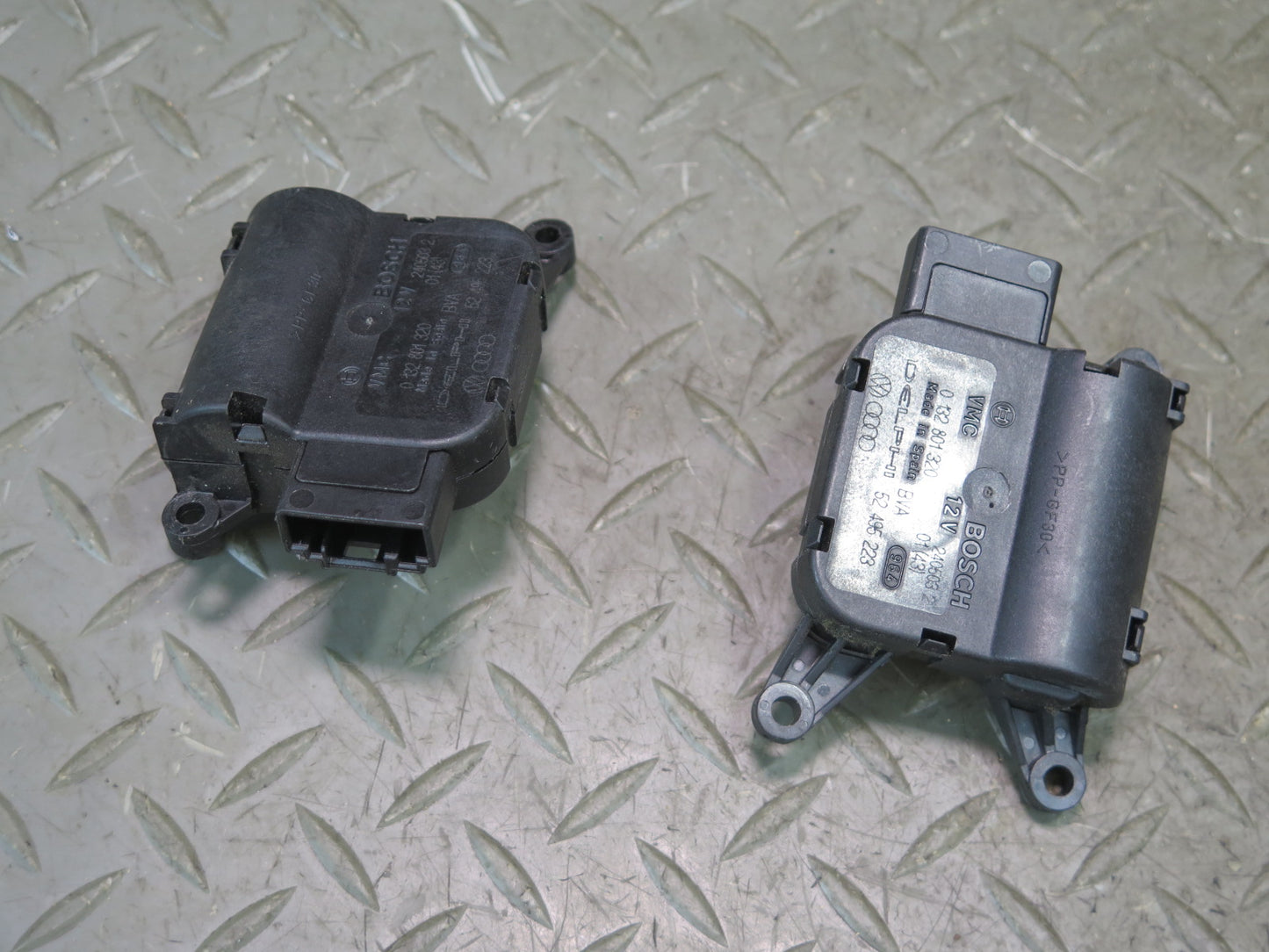 2003-2010 Porsche Cayenne 955 A/C Heater Flap  Door Actuator Motor Set