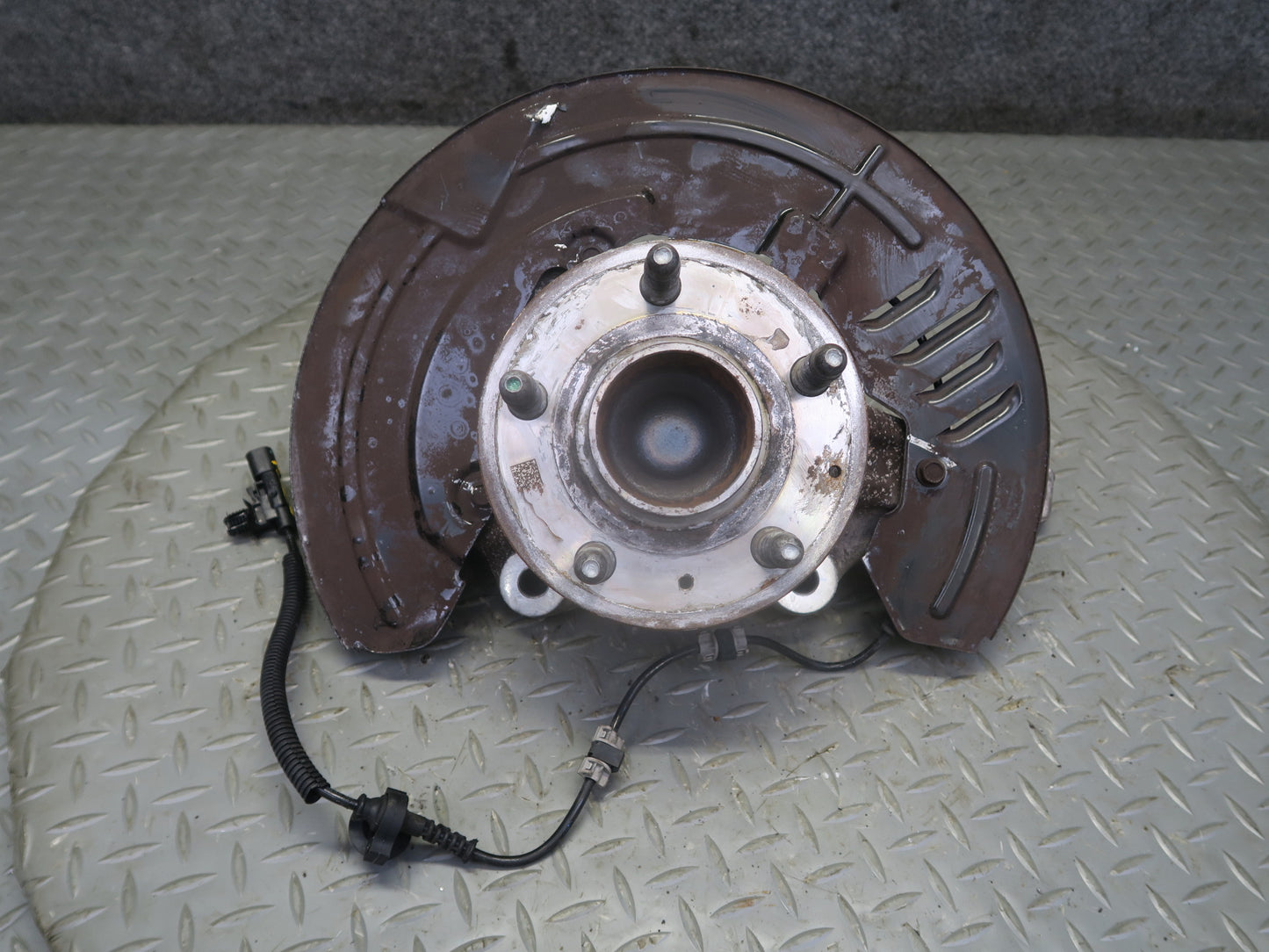 16-24 Chevrolet Camaro SS Front Left Spindle Knuckle Wheel Hub Bearing OEM