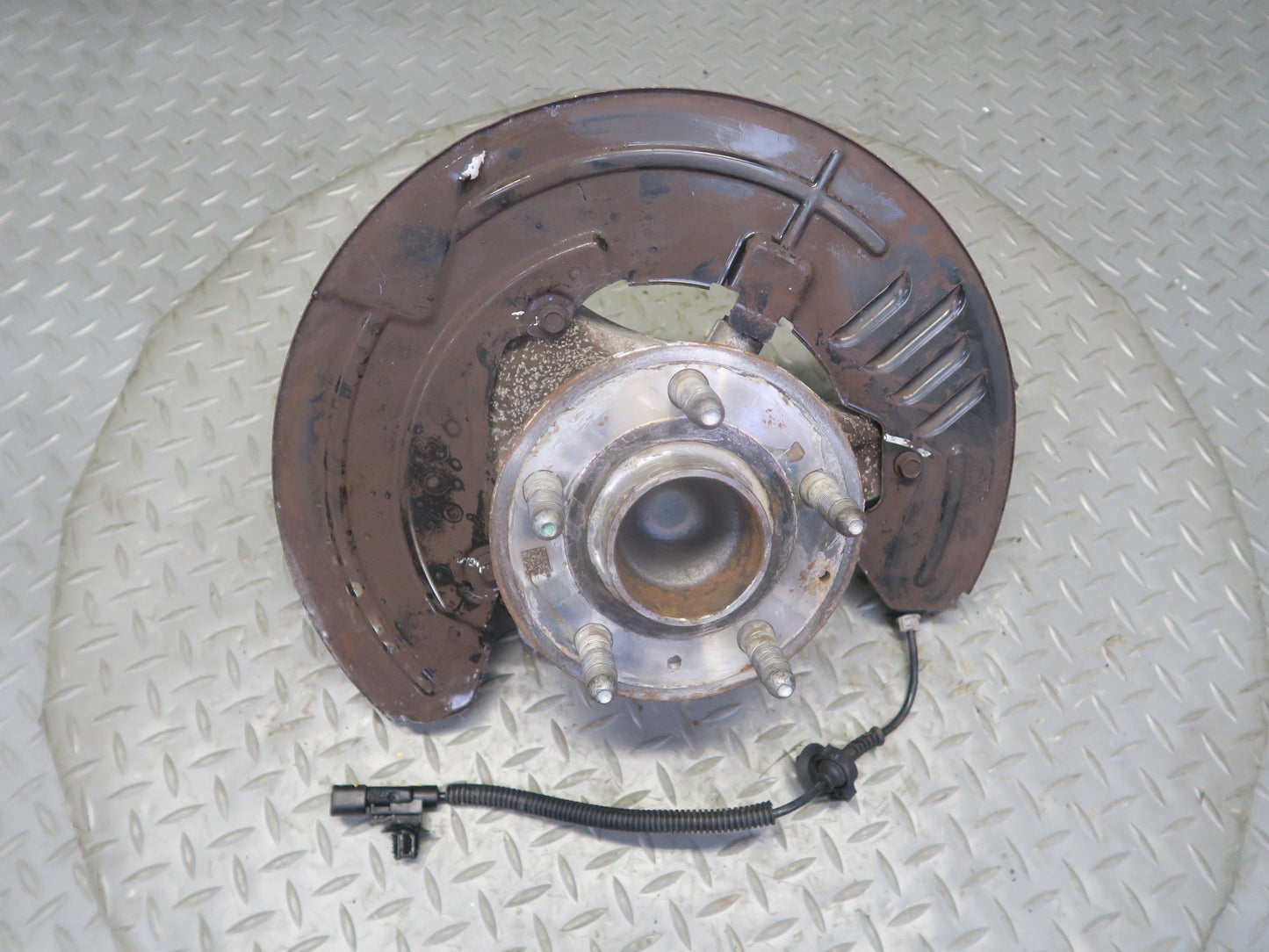 16-24 Chevrolet Camaro SS Front Left Spindle Knuckle Wheel Hub Bearing OEM