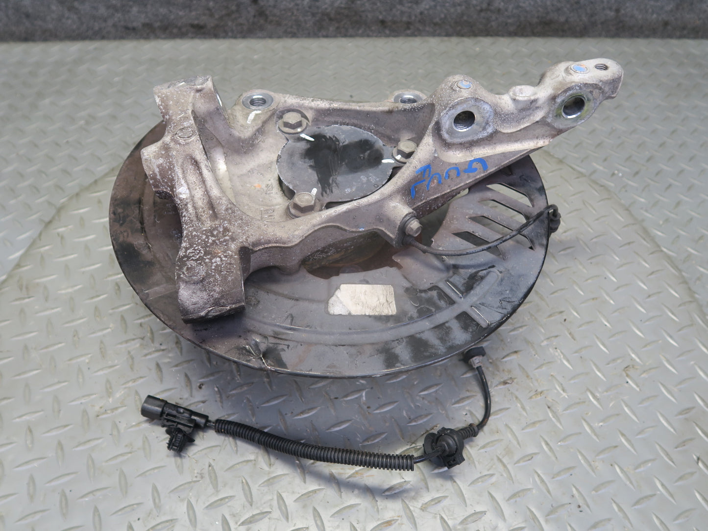 16-24 Chevrolet Camaro SS Front Left Spindle Knuckle Wheel Hub Bearing OEM