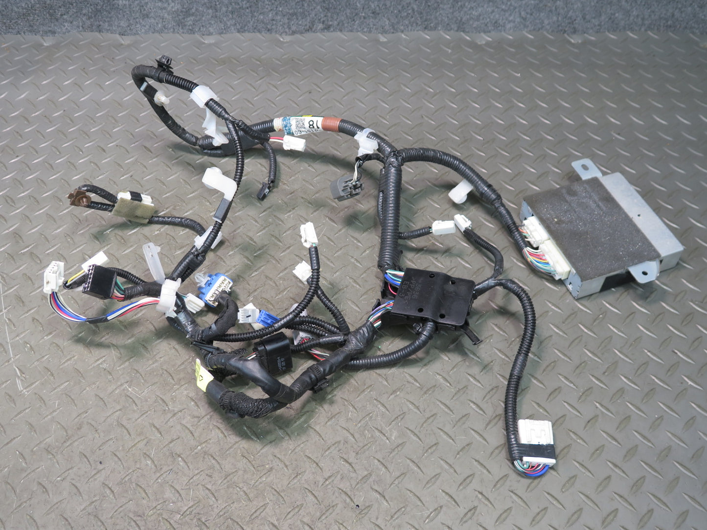 2008-2010 Lexus URJ201L LX570 Front Right Side Seat Control Module w Motors Set