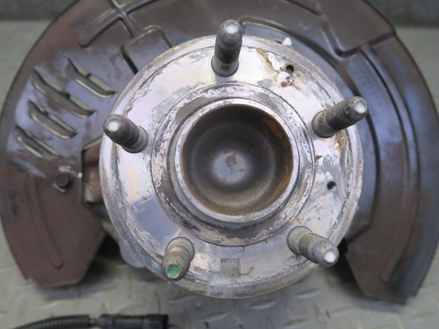 16-24 Chevrolet Camaro SS Front Right Spindle Knuckle Wheel Hub Bearing OEM