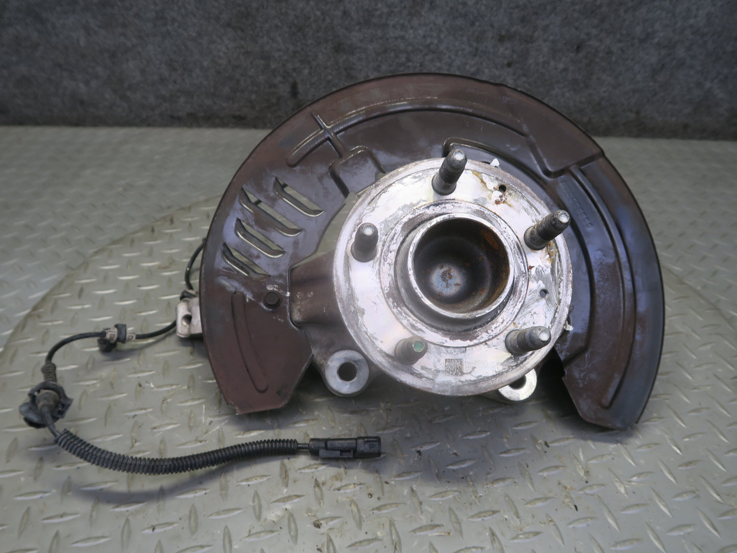 16-24 Chevrolet Camaro SS Front Right Spindle Knuckle Wheel Hub Bearing OEM