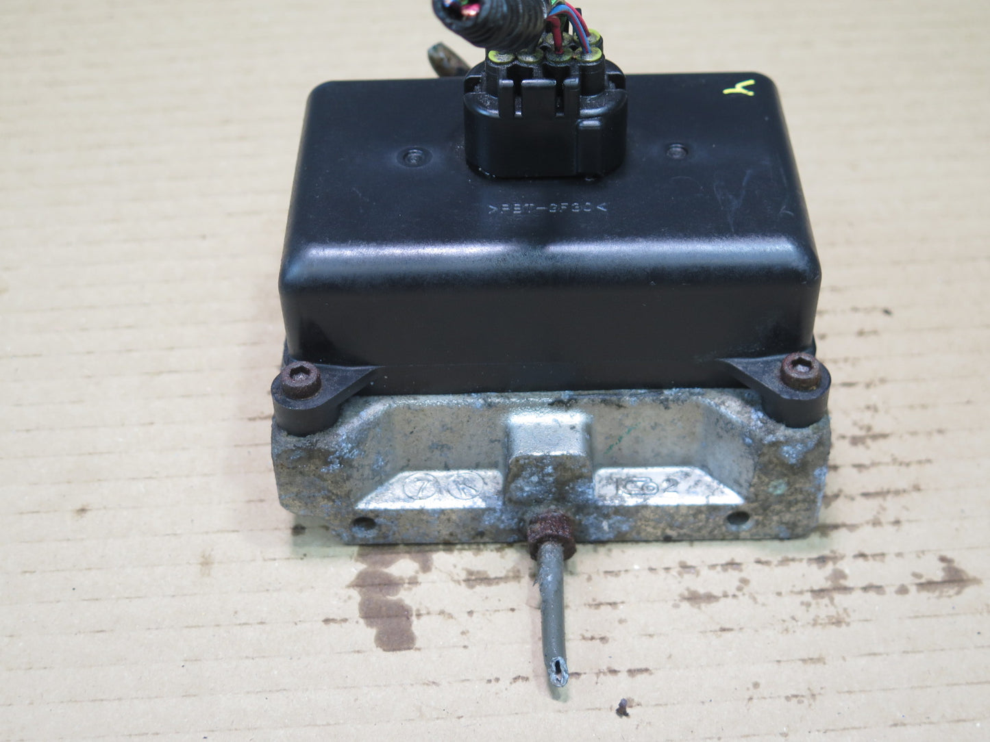 2008-2015 Lexus URJ201L LX570 Height Control Valve Assy