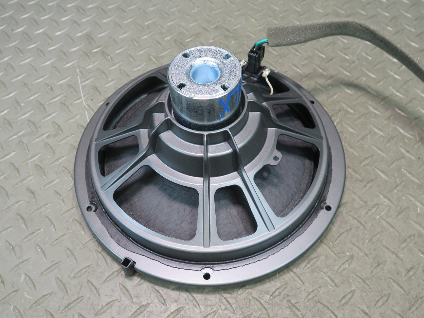 2008-2015 Lexus URJ201L Rear Trunk Subwoofer Audio Speaker Mark Levinson