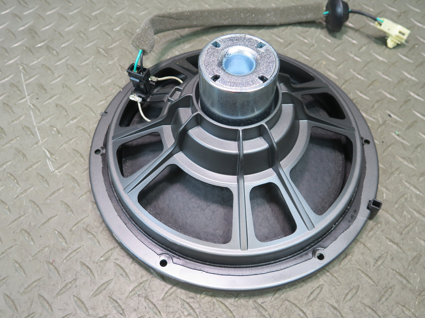 2008-2015 Lexus URJ201L Rear Trunk Subwoofer Audio Speaker Mark Levinson