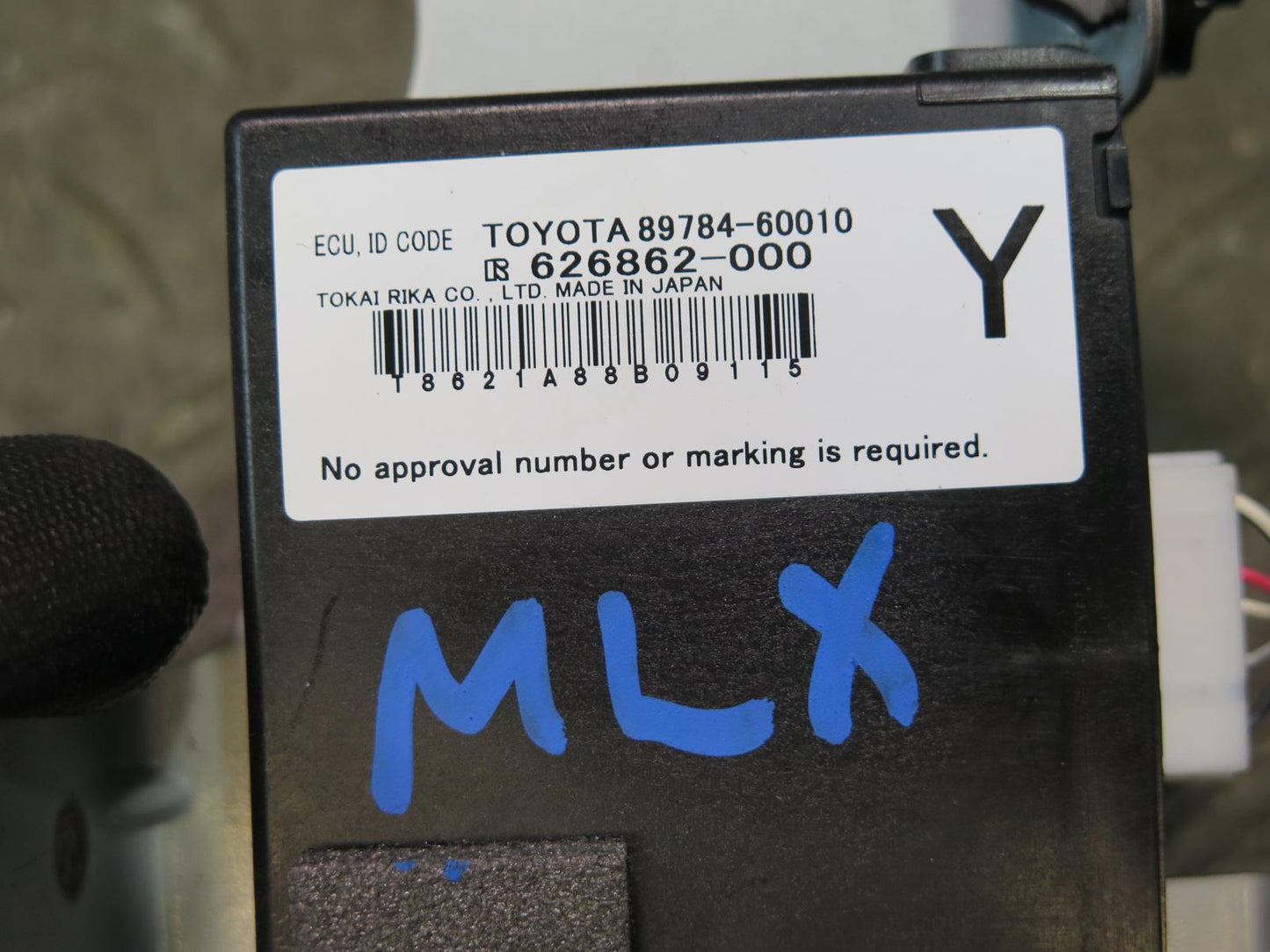 2008-2011 Lexus URJ201L LX570 Immobilizer Code Control Module Unit W/ Bracket