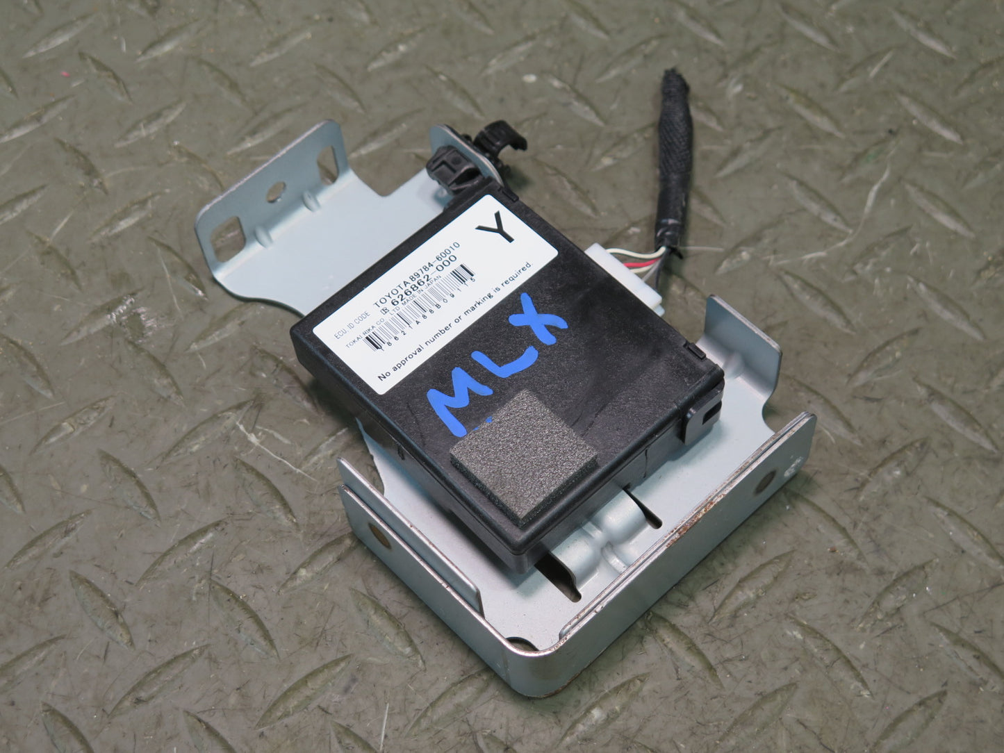2008-2011 Lexus URJ201L LX570 Immobilizer Code Control Module Unit W/ Bracket