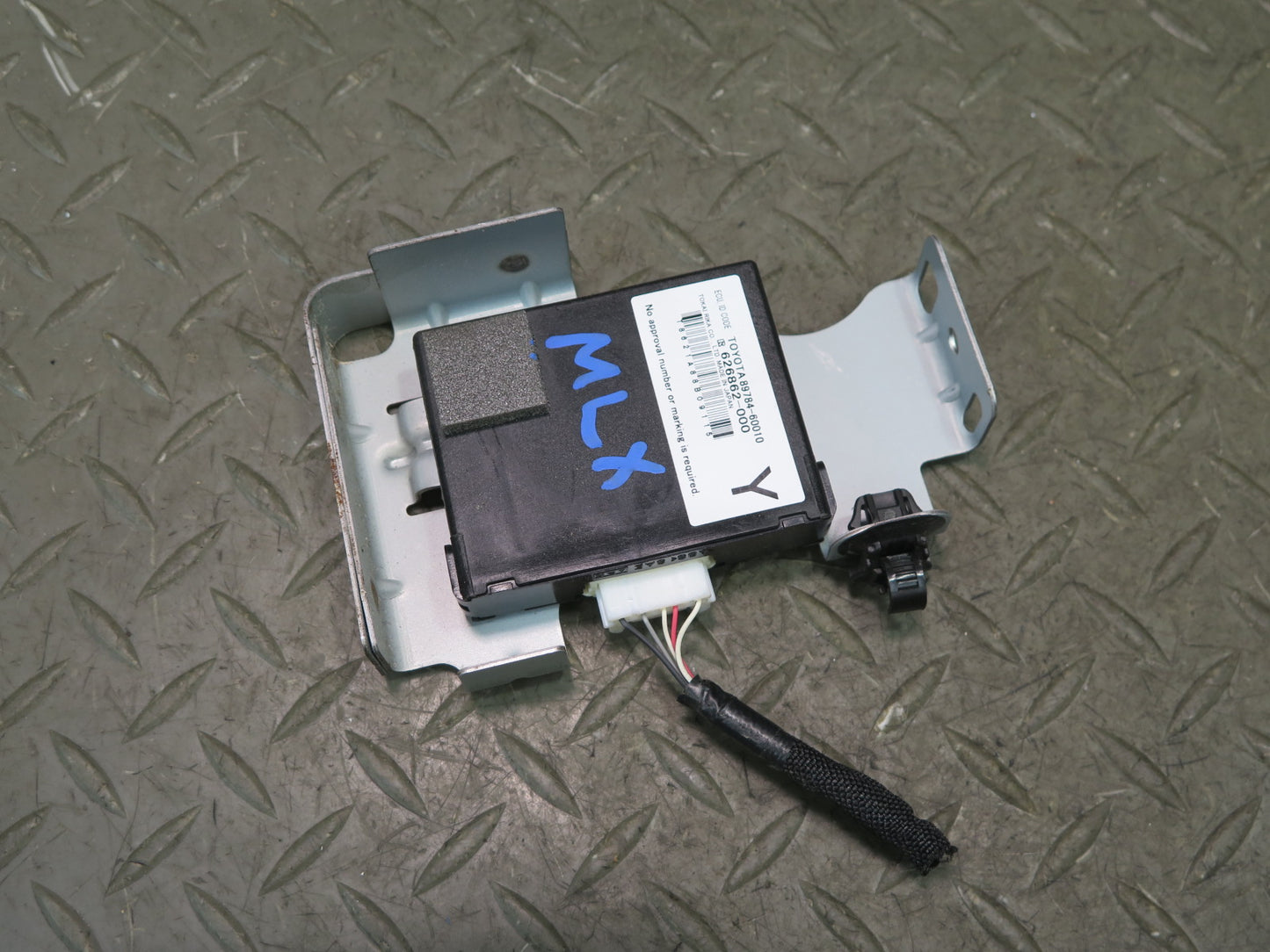 2008-2011 Lexus URJ201L LX570 Immobilizer Code Control Module Unit W/ Bracket
