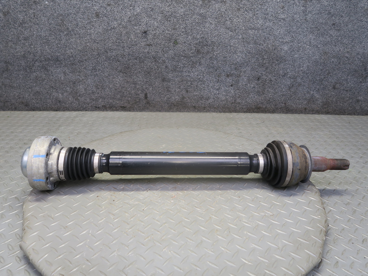 16-24 Chevrolet Camaro SS 6.2L A/T Rear Left Suspension Axle Shaft 84211209 OEM
