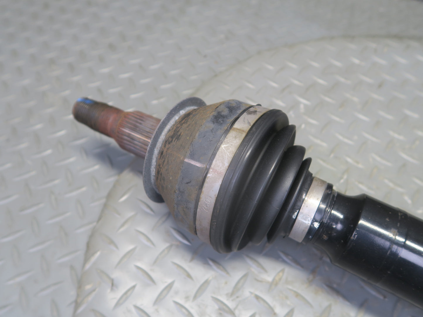 16-24 Chevrolet Camaro SS 6.2L A/T Rear Left Suspension Axle Shaft 84211209 OEM
