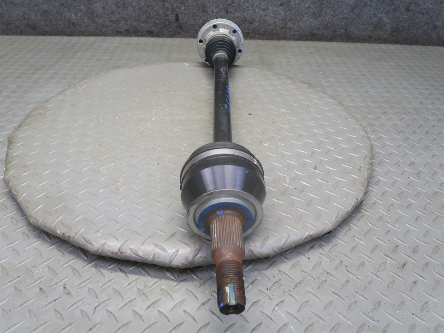 16-24 Chevrolet Camaro SS 6.2L A/T Rear Right Suspension Axle Shaft 84211210 OEM
