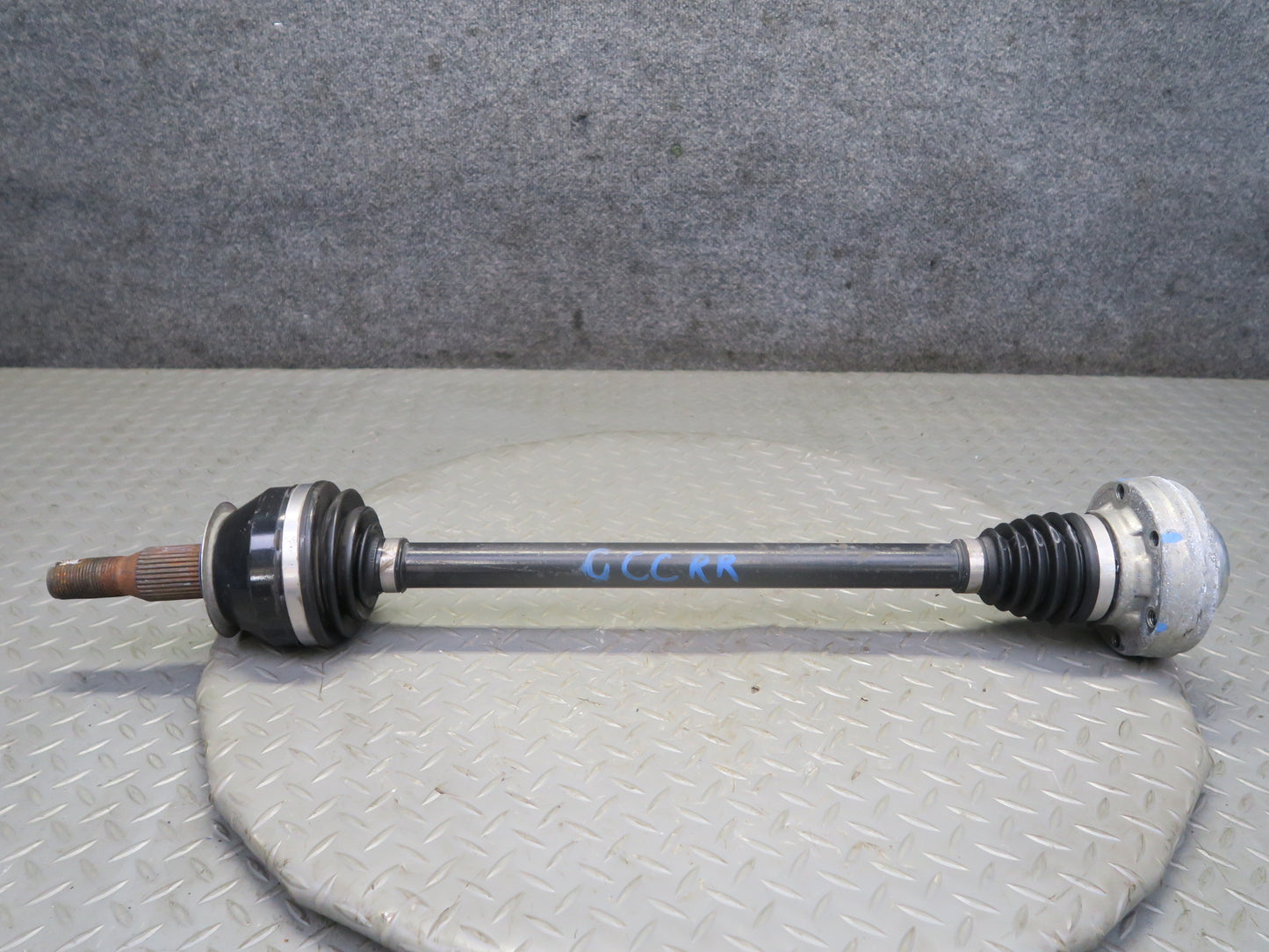 16-24 Chevrolet Camaro SS 6.2L A/T Rear Right Suspension Axle Shaft 84211210 OEM