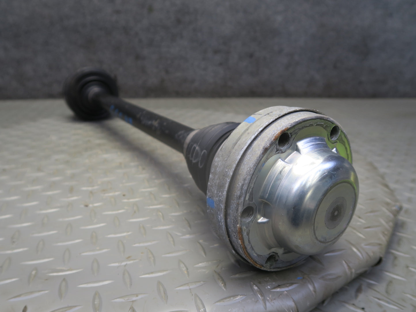 16-24 Chevrolet Camaro SS 6.2L A/T Rear Right Suspension Axle Shaft 84211210 OEM