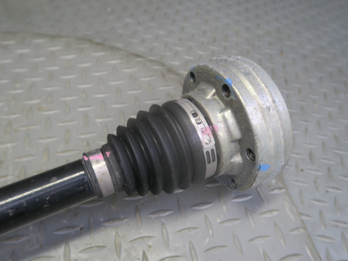 16-24 Chevrolet Camaro SS 6.2L A/T Rear Right Suspension Axle Shaft 84211210 OEM