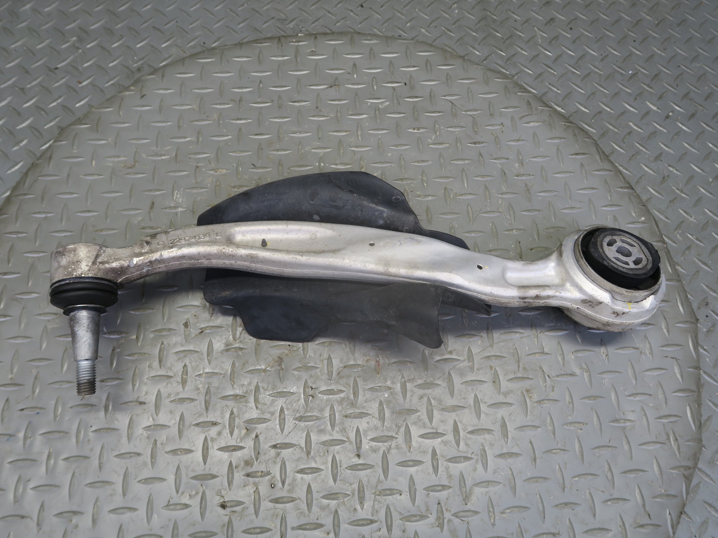 16-24 Chevrolet Camaro SS Set of 2 Front Left Suspension Control Arm OEM