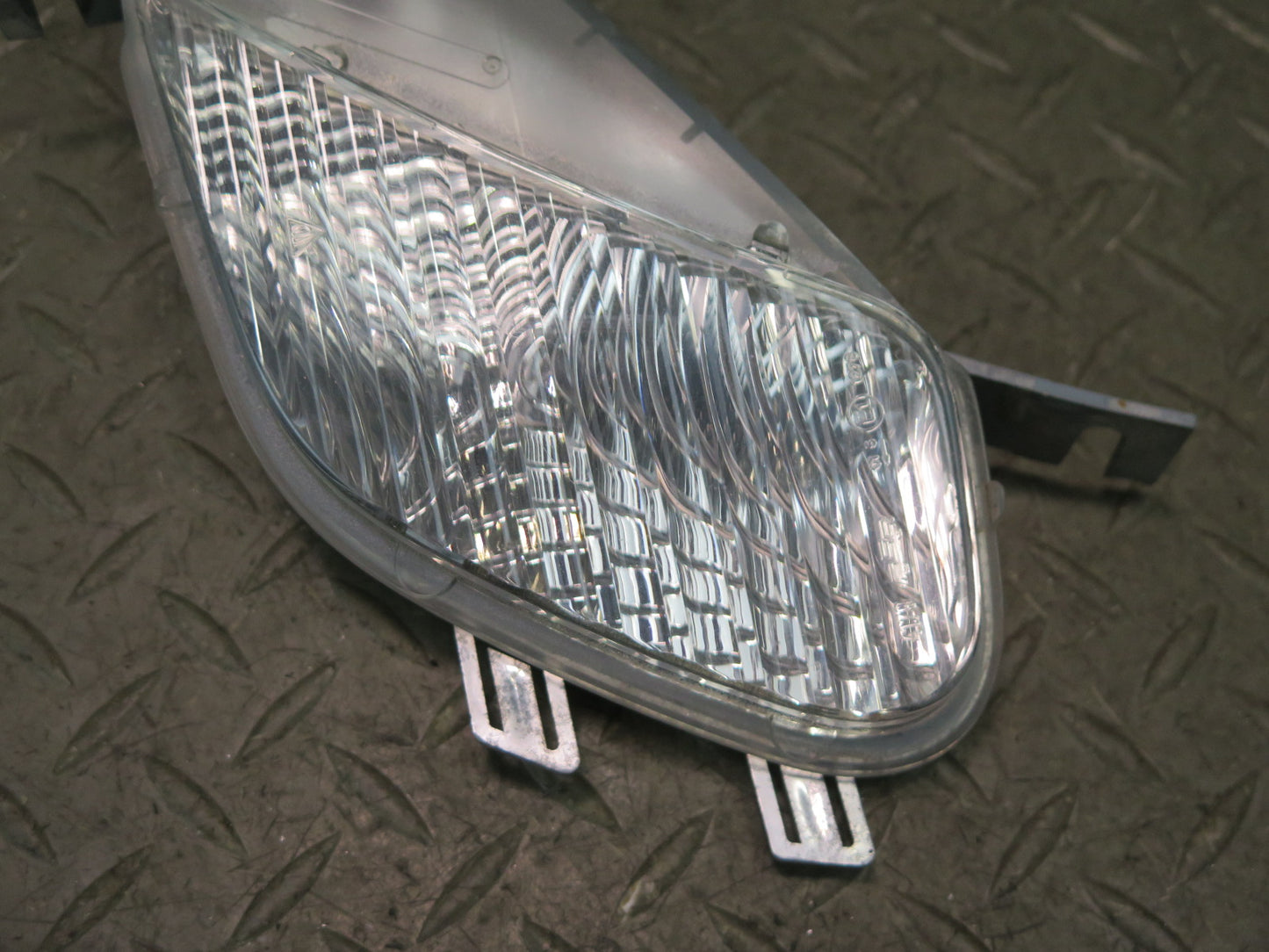 2003-2010 Porsche Cayenne 955 Front Left Side Marker Light Lamp 7L5949101B