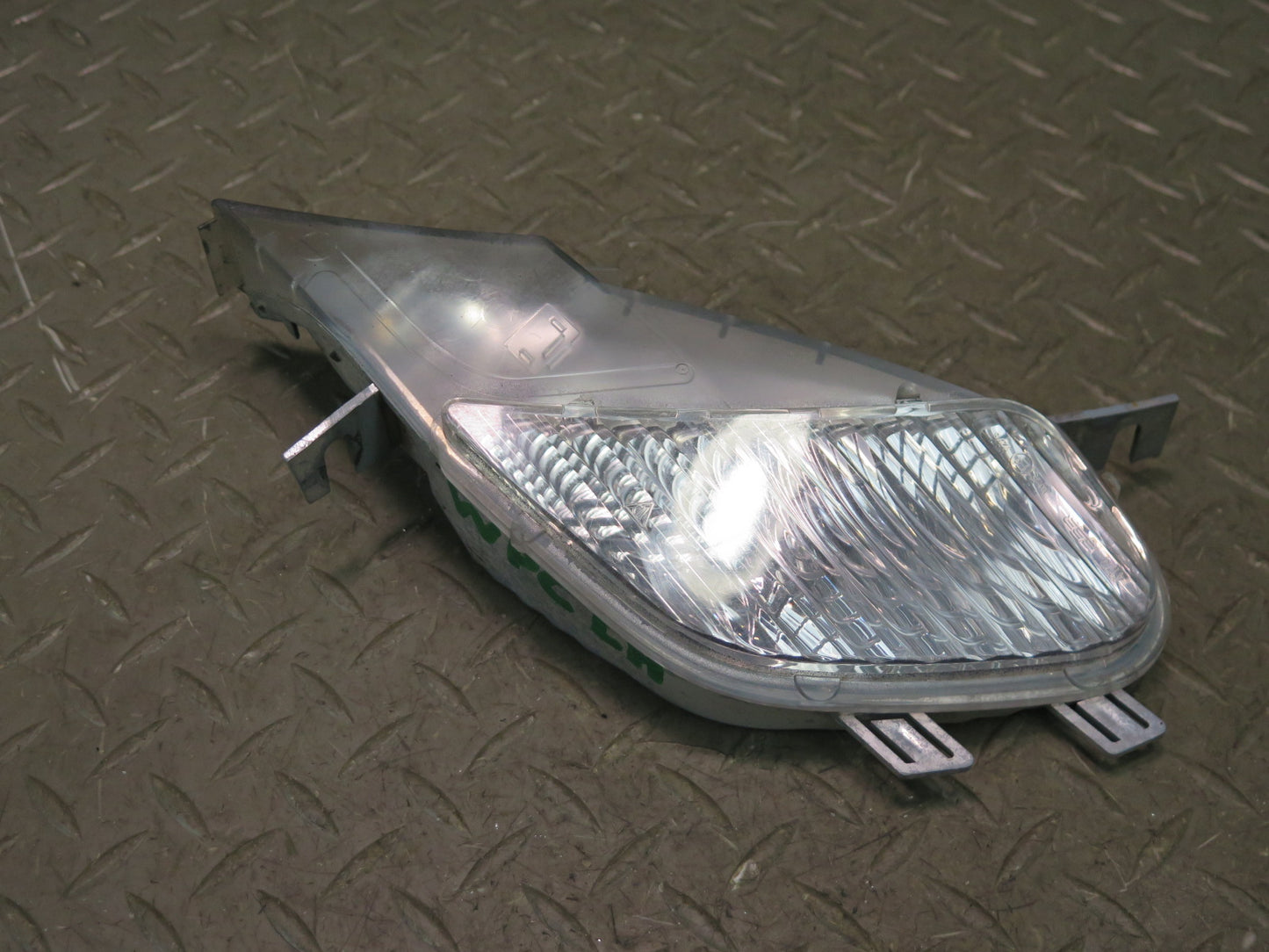 2003-2010 Porsche Cayenne 955 Front Left Side Marker Light Lamp 7L5949101B