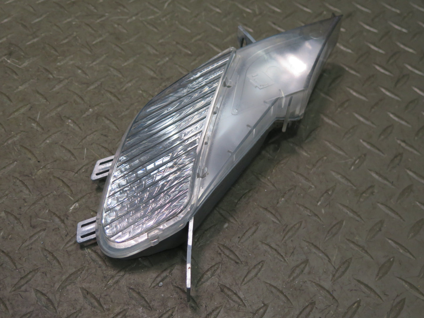 2003-2010 Porsche Cayenne 955 Front Left Side Marker Light Lamp 7L5949101B