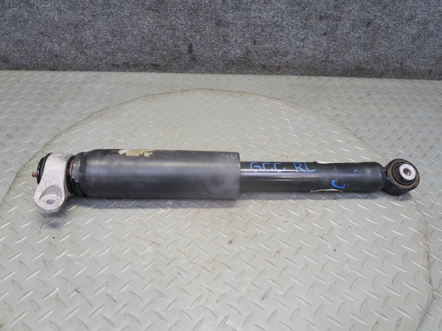 16-24 Chevrolet Camaro SS 6.2L Convert Set of 2 Rear Strut Shock Absorber OEM