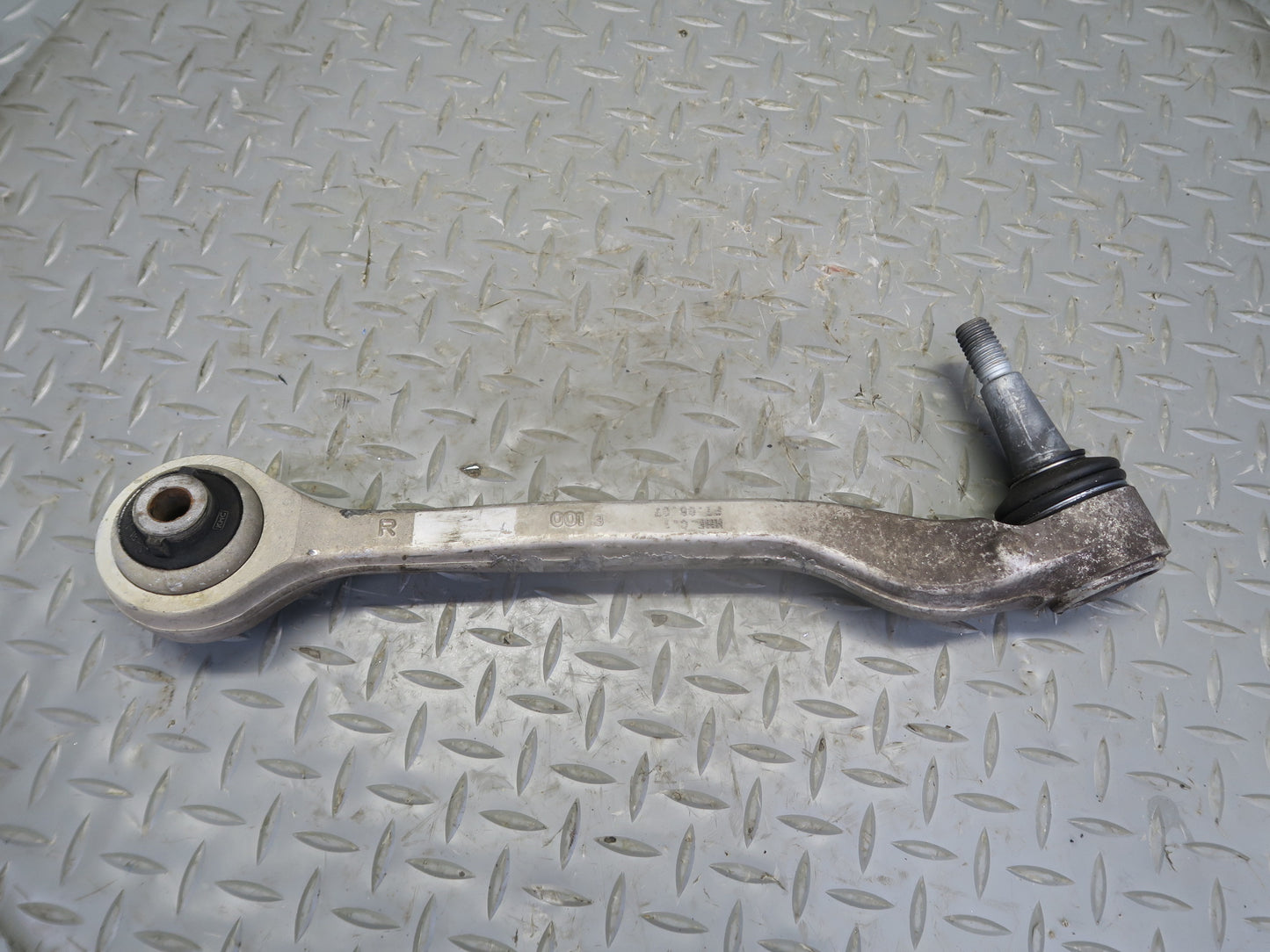 16-24 Chevrolet Camaro SS Set of 2 Front Right Suspension Control Arm OEM