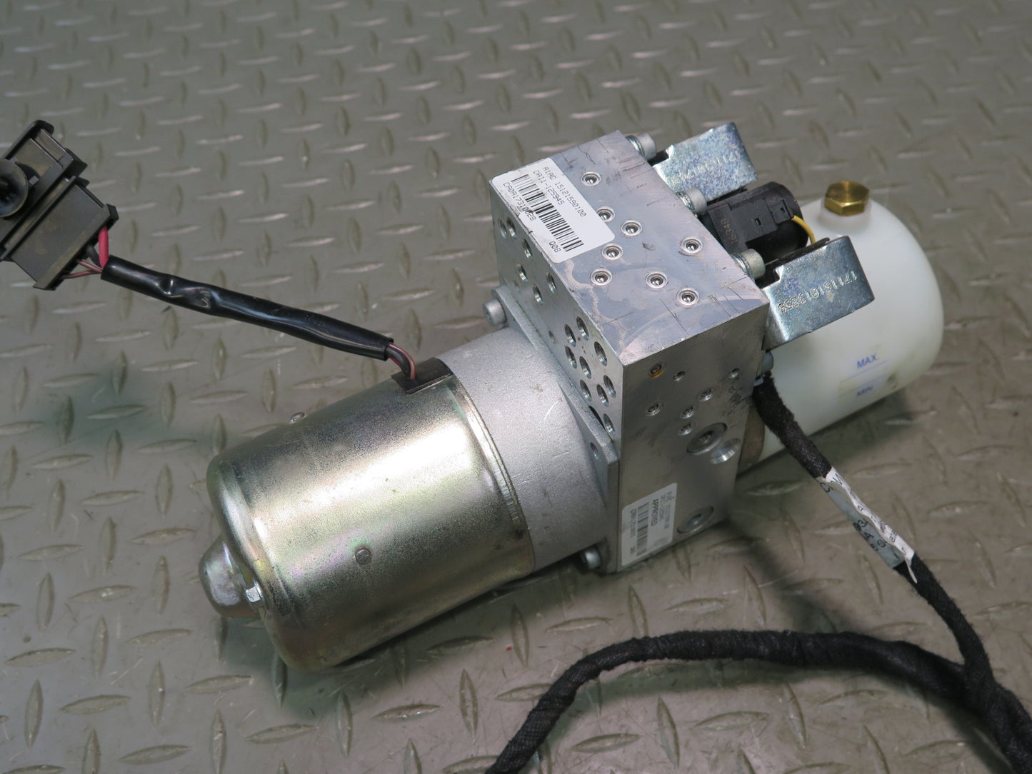 16-24 Chevrolet Camaro SS Convertible TOP  Roof Lift Pump Motor OEM