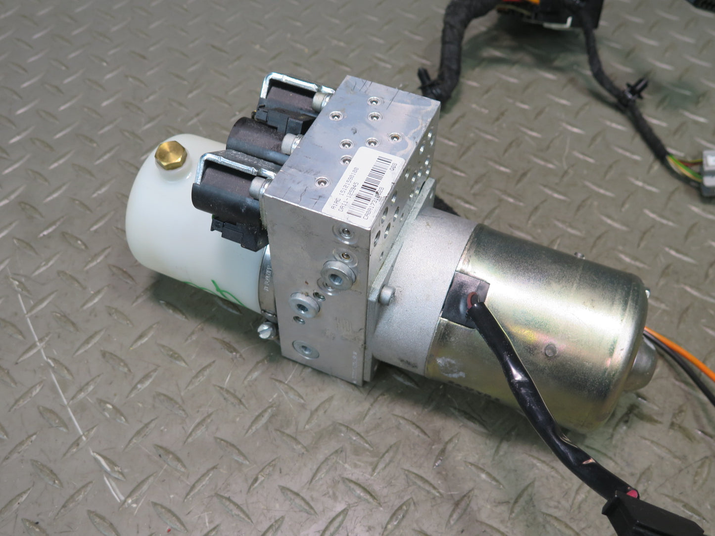 16-24 Chevrolet Camaro SS Convertible TOP  Roof Lift Pump Motor OEM
