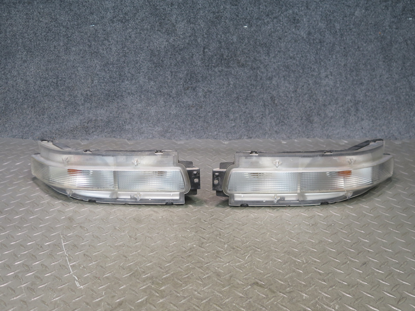 03-05 Nissan Z33 350Z Set of 2 Rear Left & Right Turn Signal Marker Light OEM