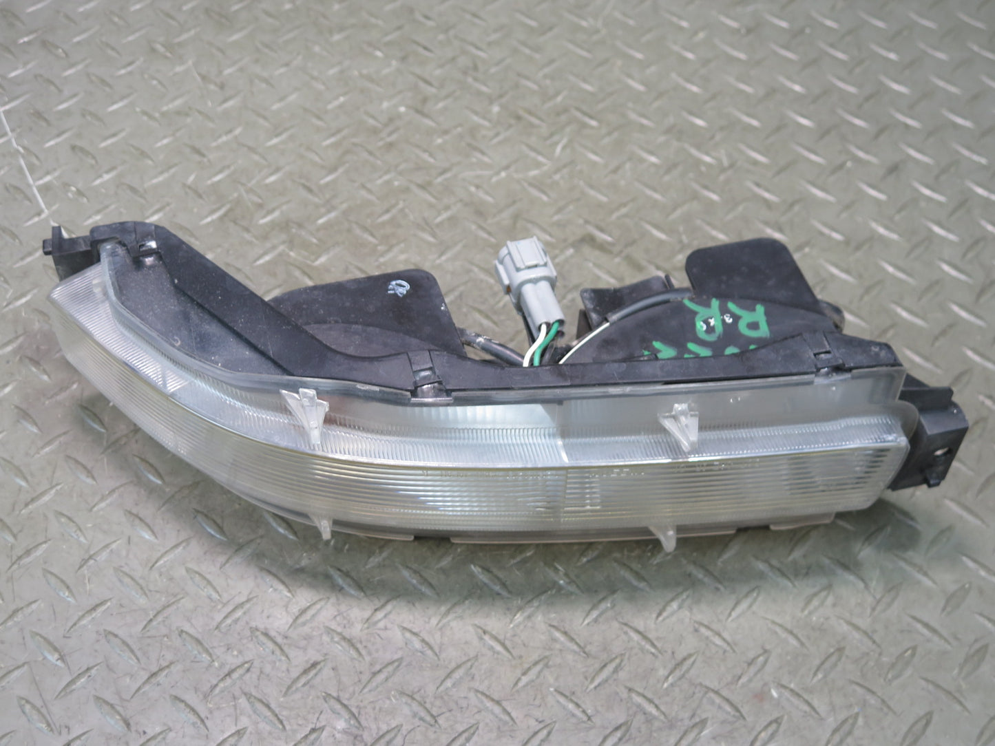 03-05 Nissan Z33 350Z Set of 2 Rear Left & Right Turn Signal Marker Light OEM