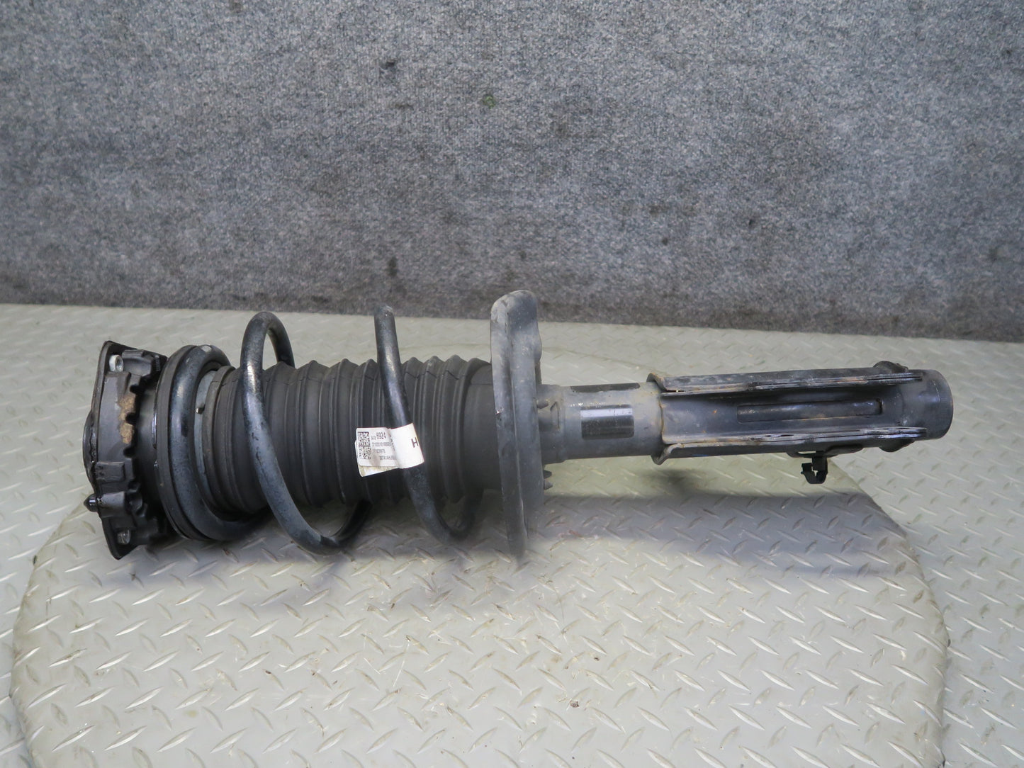 16-24 Chevrolet Camaro SS  Set of 2 Front Left & Right Strut Shock Absorber OEM