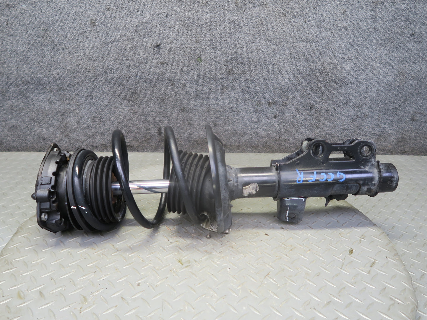 16-24 Chevrolet Camaro SS  Set of 2 Front Left & Right Strut Shock Absorber OEM