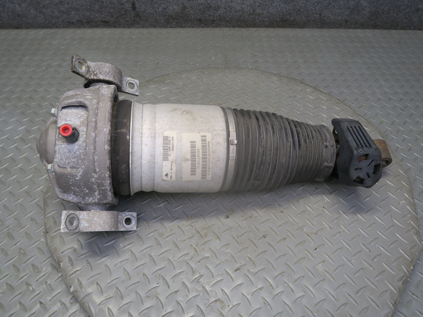 2003-2006 Porsche Cayenne 955 Turbo Rear Right Air Strut Shock Absorber