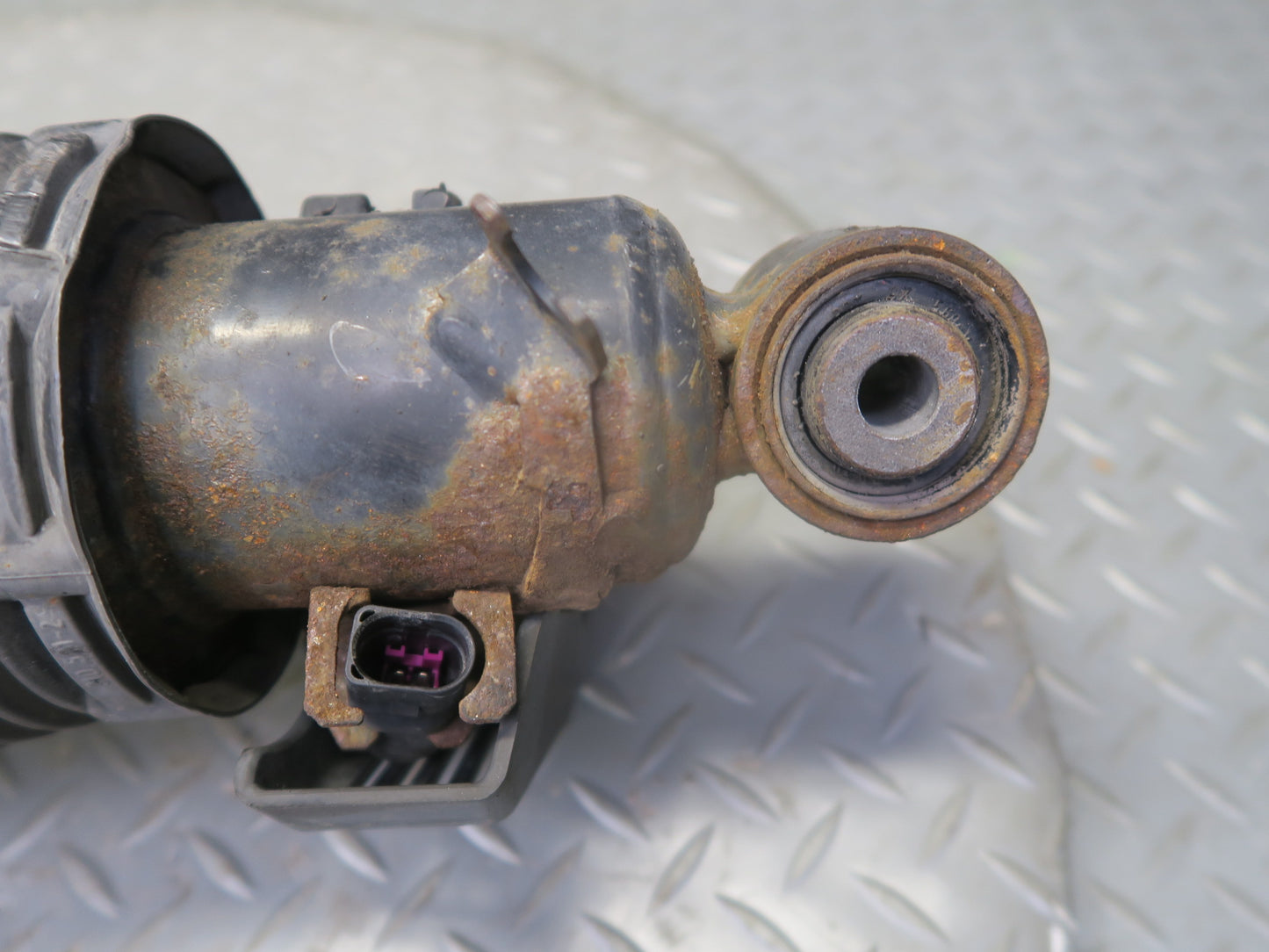 2003-2006 Porsche Cayenne 955 Turbo Rear Right Air Strut Shock Absorber