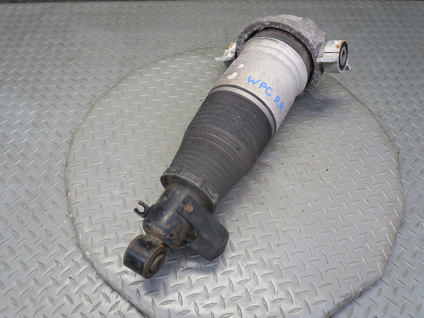 2003-2006 Porsche Cayenne 955 Turbo Rear Right Air Strut Shock Absorber