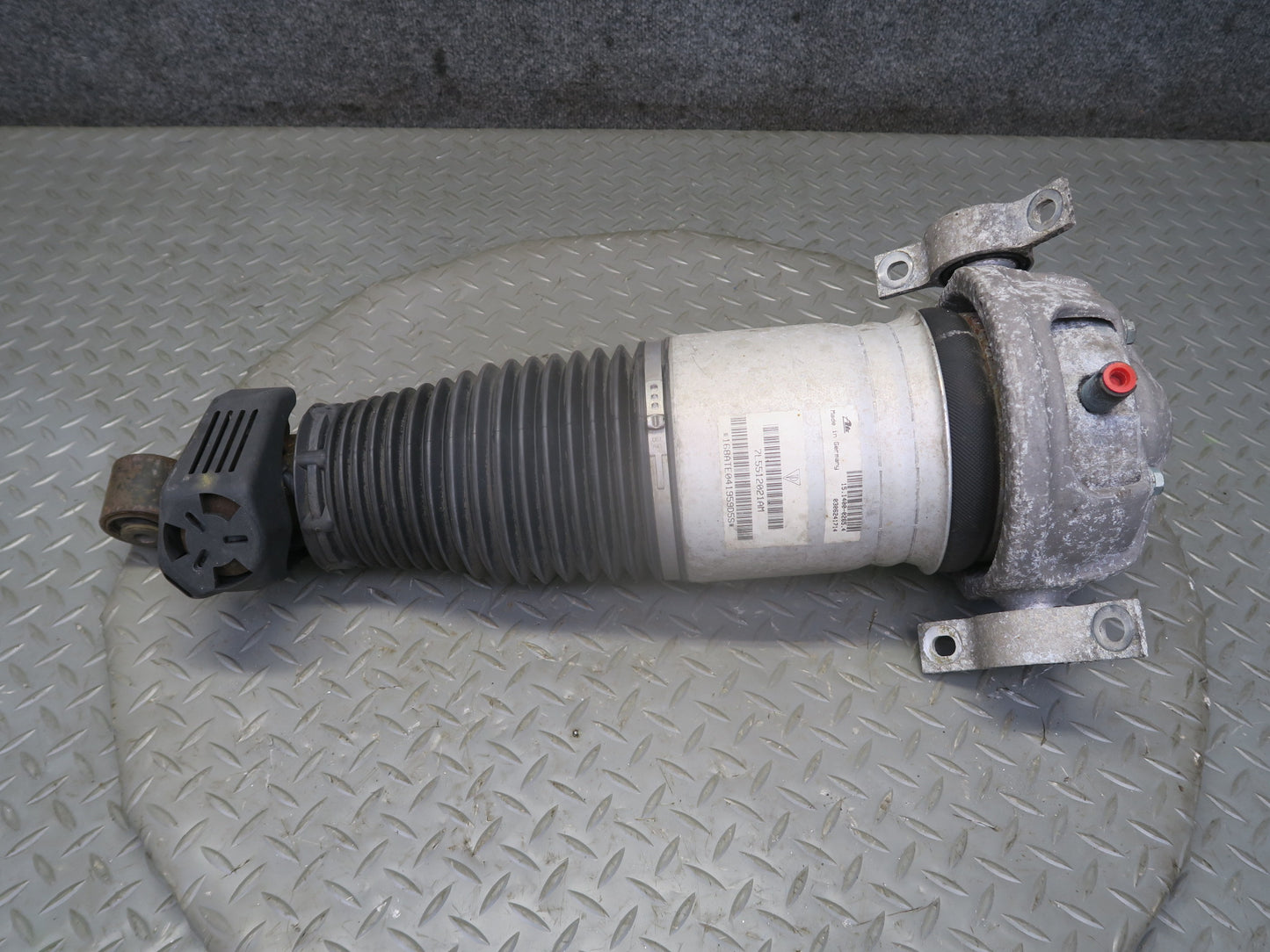 2003-2006 Porsche Cayenne 955 Turbo Rear Left Air Strut Shock Absorber